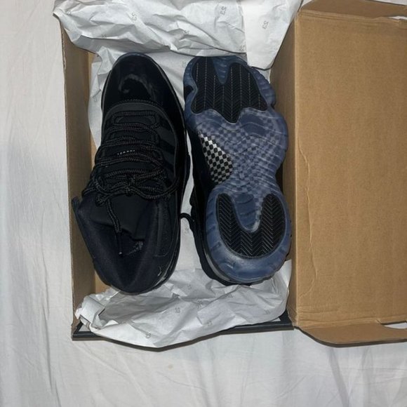 Jordan 11 carousel main image 4
